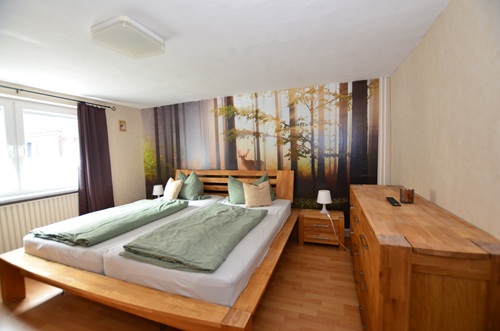 Schlafzimmer mit TV